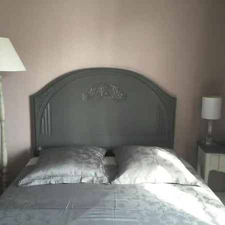 Josephine Apartment Attin