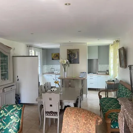 Josephine Apartment Attin