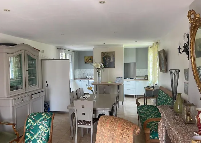 Josephine Apartment