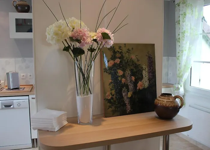 Josephine Apartment *